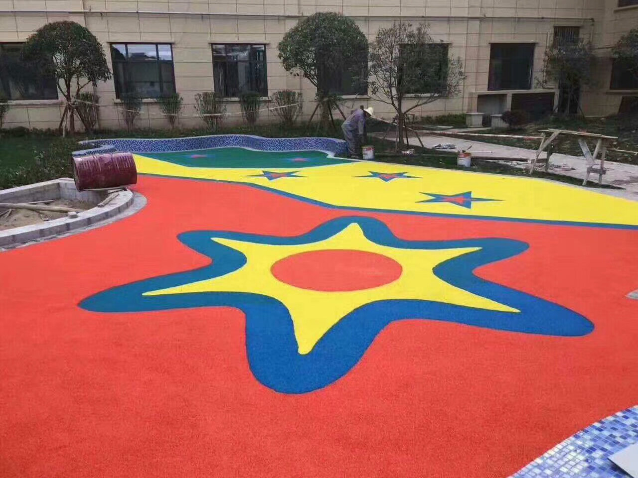  兒童室外專用地膠_游樂園EPDM橡膠地墊_現(xiàn)澆橡膠地墊