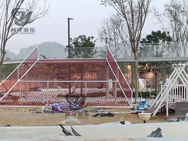 幼兒園戶(hù)外攀爬網(wǎng)景區(qū)拓展游樂(lè)場(chǎng)大型非標(biāo)兒童繩網(wǎng)攀登架定制(圖1) 星河灣.jpg