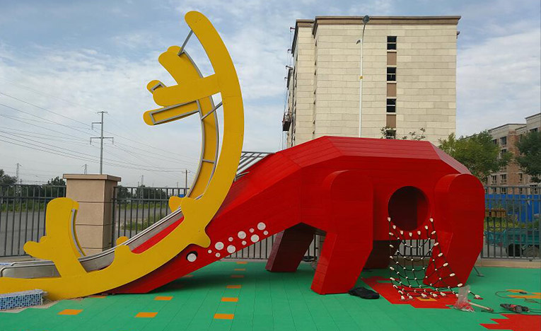 幼兒園大型戶外組合滑梯 兒童桌椅 懸浮地墊鋪設(shè)丨佛山順德星匯幼兒園案例