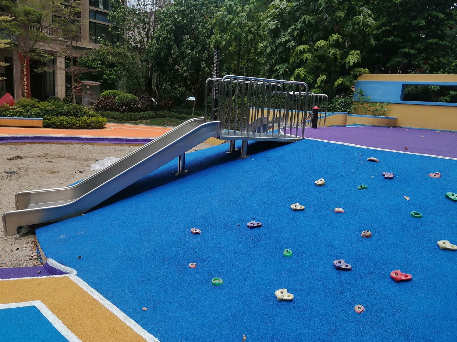 小區(qū)康體游樂設施戶外兒童攀爬架景觀園林小品組合滑梯|東莞奕翠園小區(qū)案例(圖9) 90-1.jpg