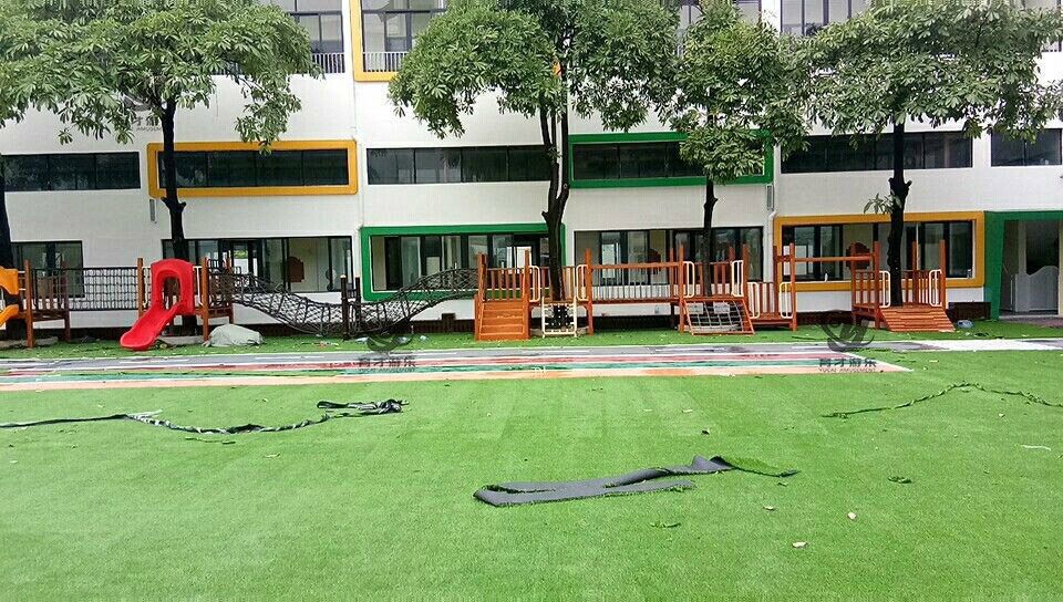 木質(zhì)體能拓展器材幼兒園戶外大型玩具攀爬滑梯案例_佛山佰德幼兒園(圖3) QQ圖片20220721090937.jpg