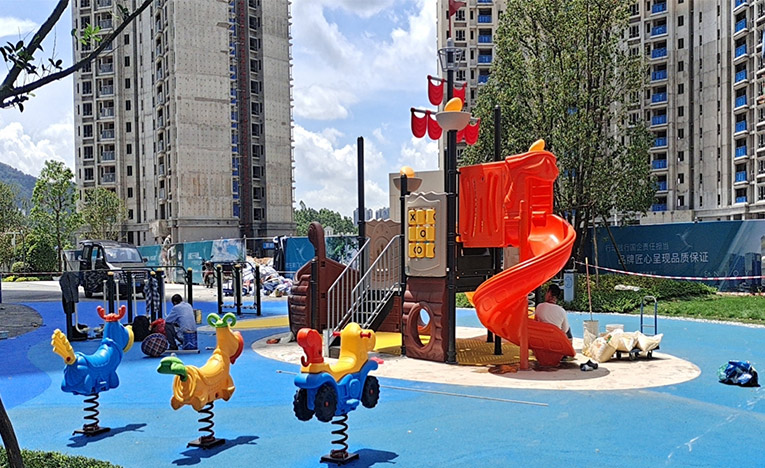 戶外不銹鋼滑梯室外小區(qū)兒童游樂設(shè)施定制｜廣東江門中建建工工程項目