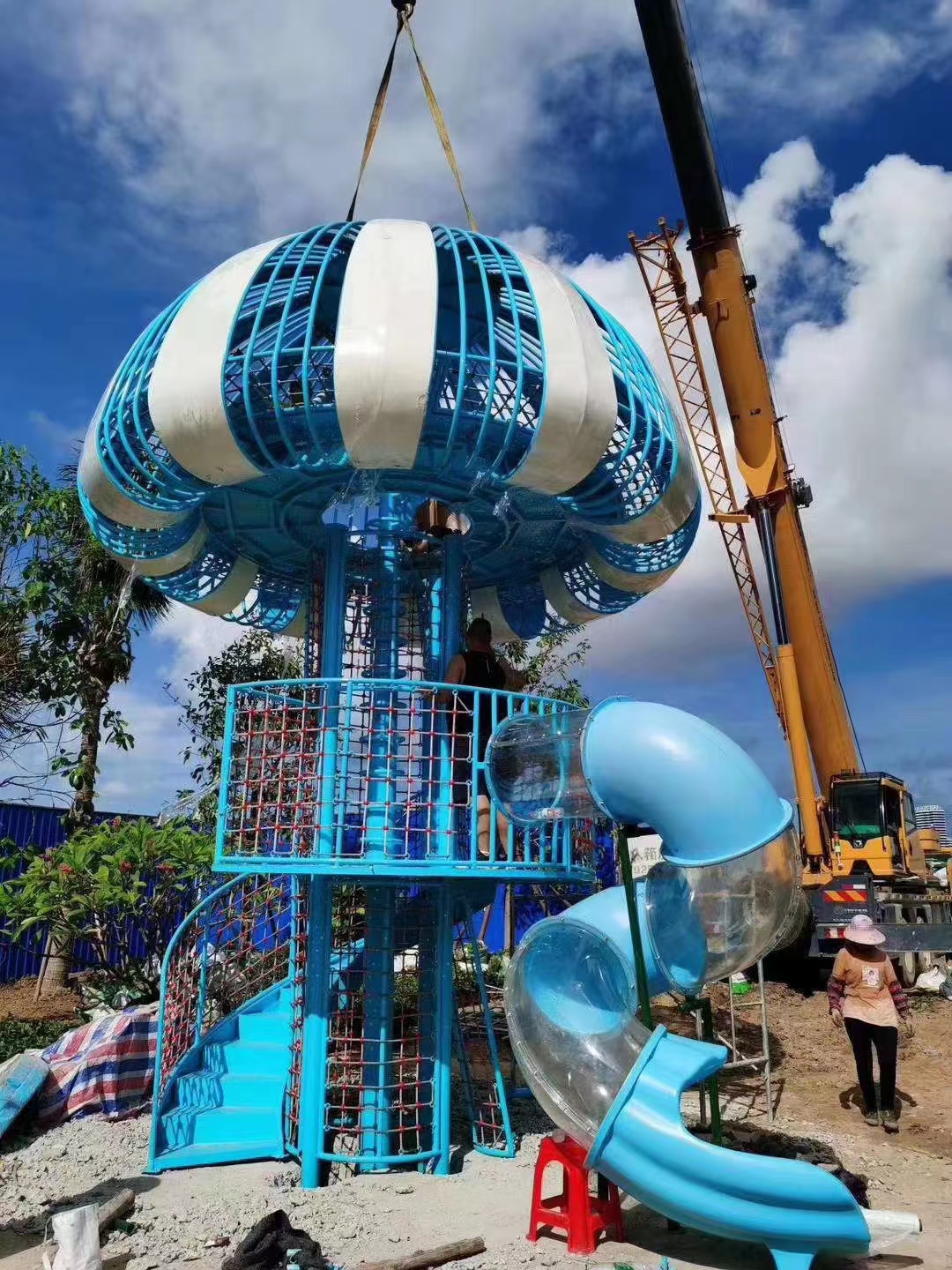 擁抱星辰探索世界_非標(biāo)游樂設(shè)備宇宙飛碟組合滑梯定制(圖6) 微信圖片_20220509114640.jpg