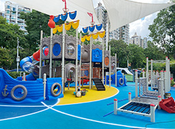 廣場戶外游樂設(shè)備海盜船兒童塑料組合滑滑梯｜廣州塔四季天地案例